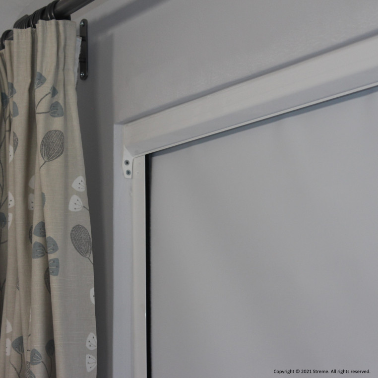 Blackout roller blind for windows. (Made-to-Measure)