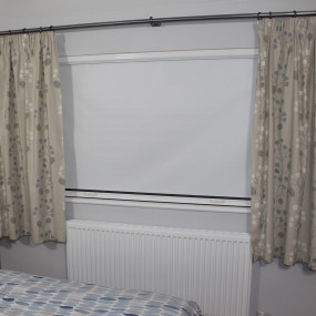 Blackout roller blind for windows. (Made-to-Measure)