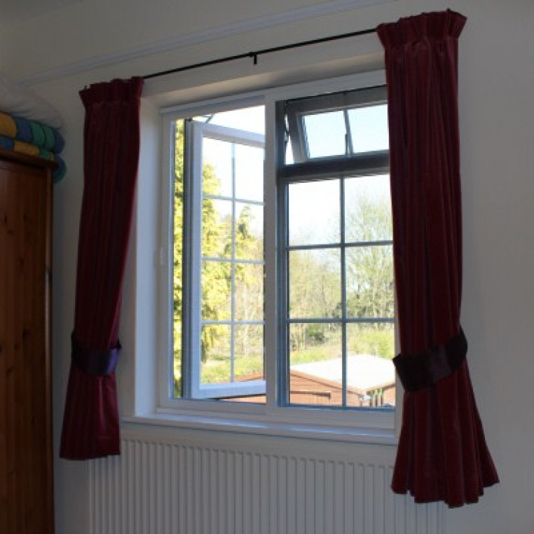 Twin Sliding Pet Screen for Windows (Made-to-Measure)