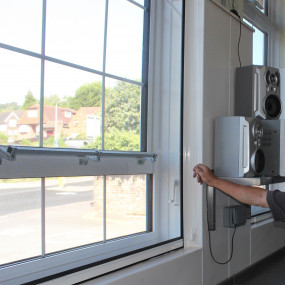 Roller Solar Screen for Windows with a Chain Mechanism (Made-to-Measure)